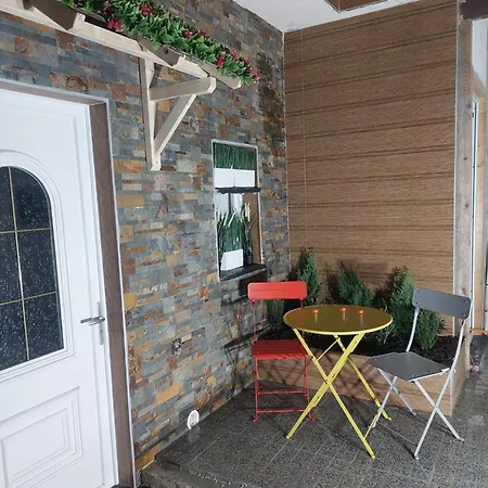 Paris-Julesverne-Bienvenue-Terrasse-Netflix Pantin Exterior photo