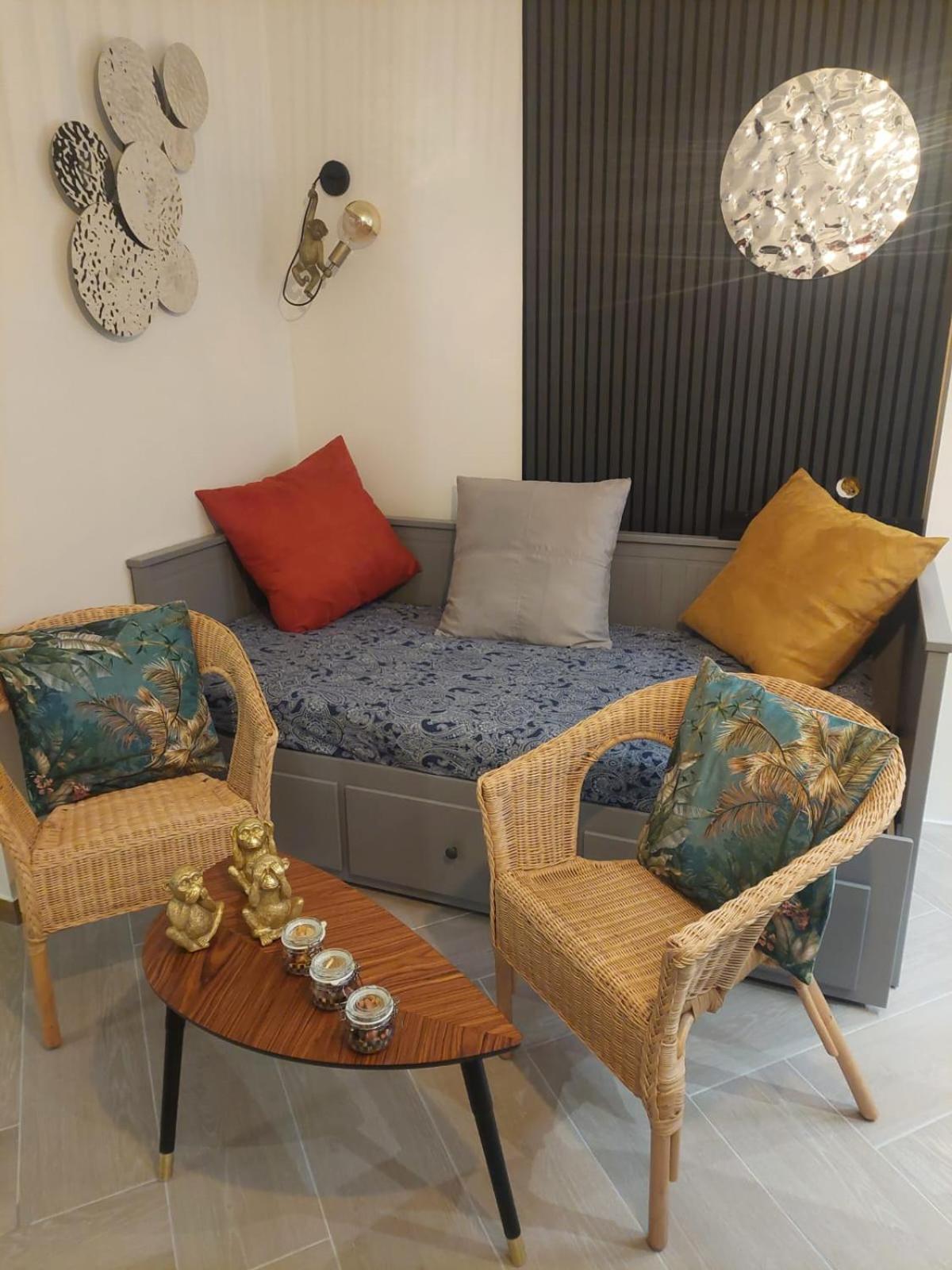 Paris-julesverne-bienvenue-terrasse-netflix Apartment *